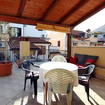 2 Bedrooms At 300 M Away From The With Furnished Terrace And Wifi איזולה