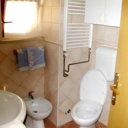 2 Bedrooms At 300 M Away From The With Furnished Terrace And Wifi דירה איזולה